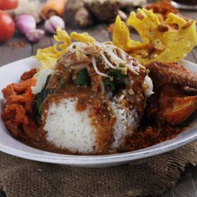 NASI PECEL AYAM GORENG