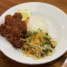 NASI AYAM BUMBU RUJAK